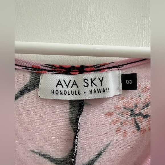Ava Sky Pink Floral Top - Picture 2 of 3